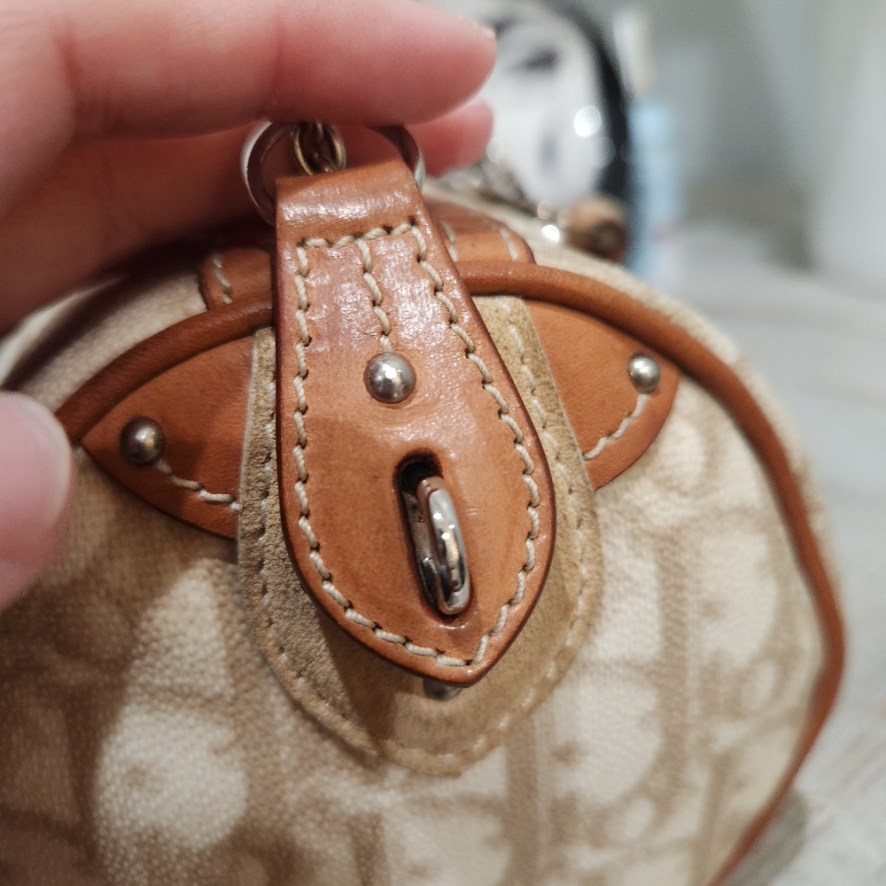 Christian Dior Romantique Cream and Tan Mini Papillon Bag - Picture 11 of 16
